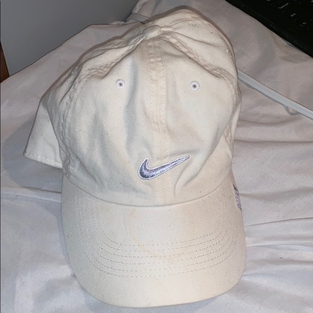 Nike cap white